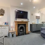 Hatties House