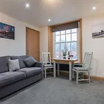 Hatties House