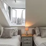 Hatties House