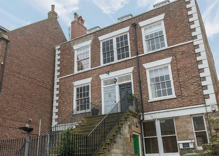 Hatties House